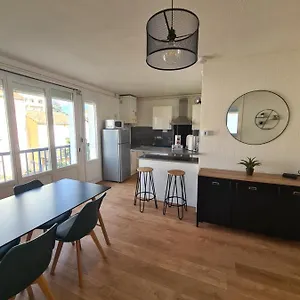  Apartamento T2 Rénové Avec Parking Gratuit Sur Place